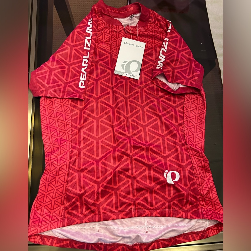 Women’s Pearl Izumi bike jersey/ shirt.